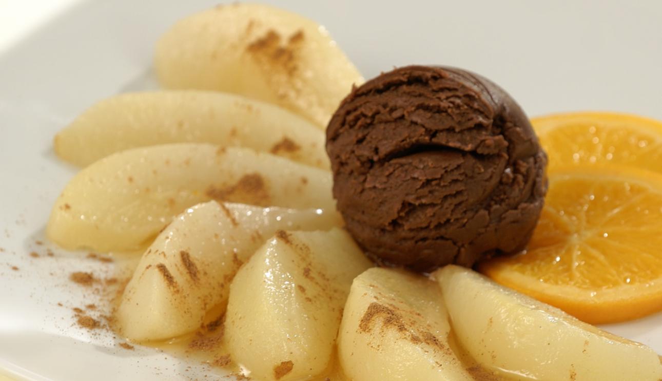 Helado con compota de peras