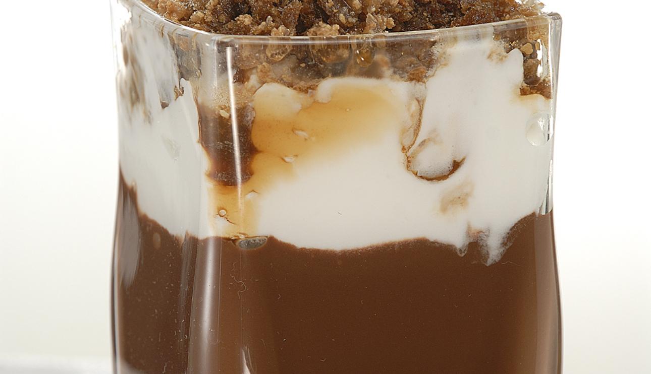 Chocolate caliente con granizado de café