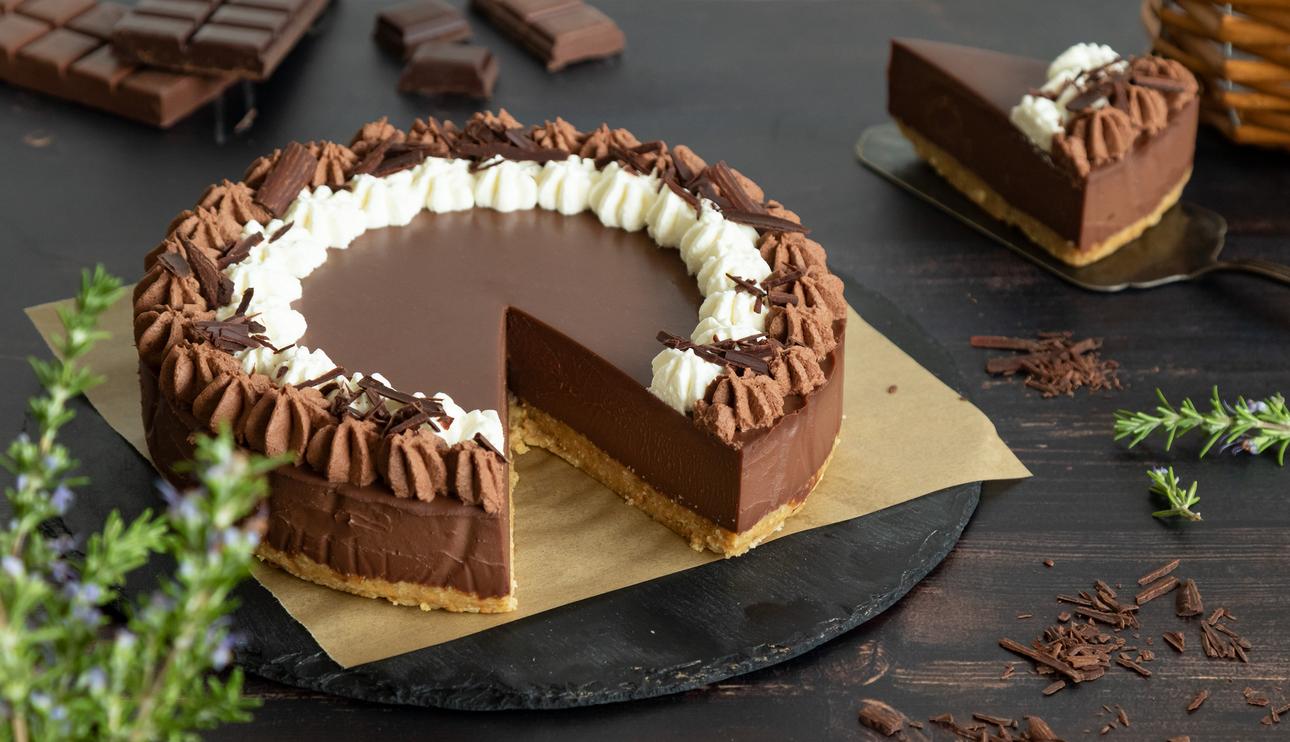 Pastel frío de chocolate