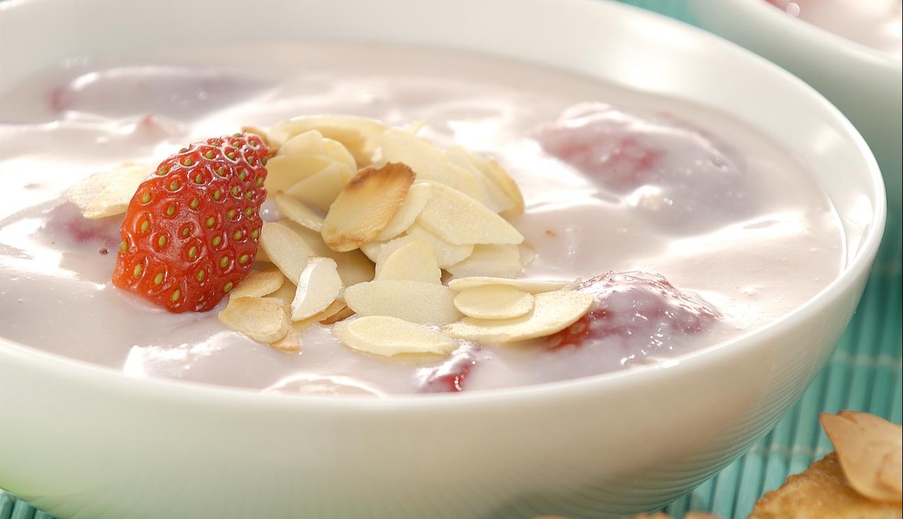 Gelatina de fresas y almendras