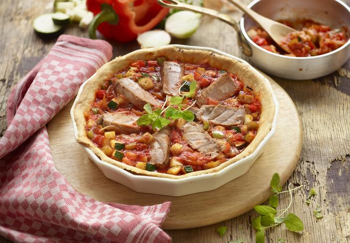 Tarta de bonito, pimiento y calabacín