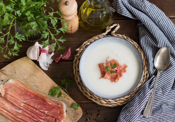 Crema de coliflor con mostaza y queso