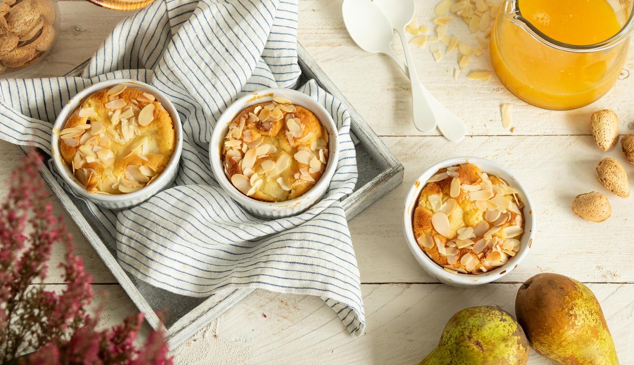 Peras con crema de almendras