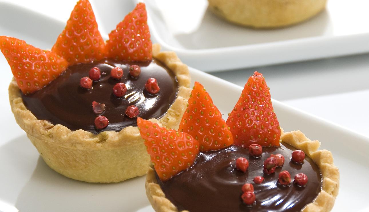 Tartaletas de chocolate con fresas