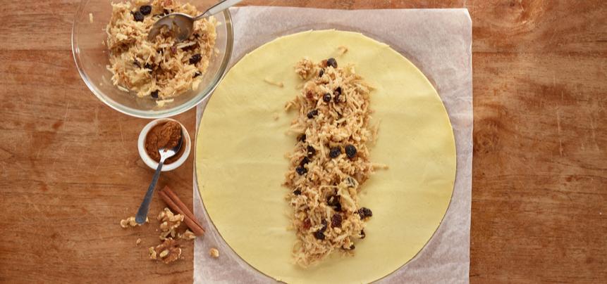 Strudel de manzana, nueces y pasas