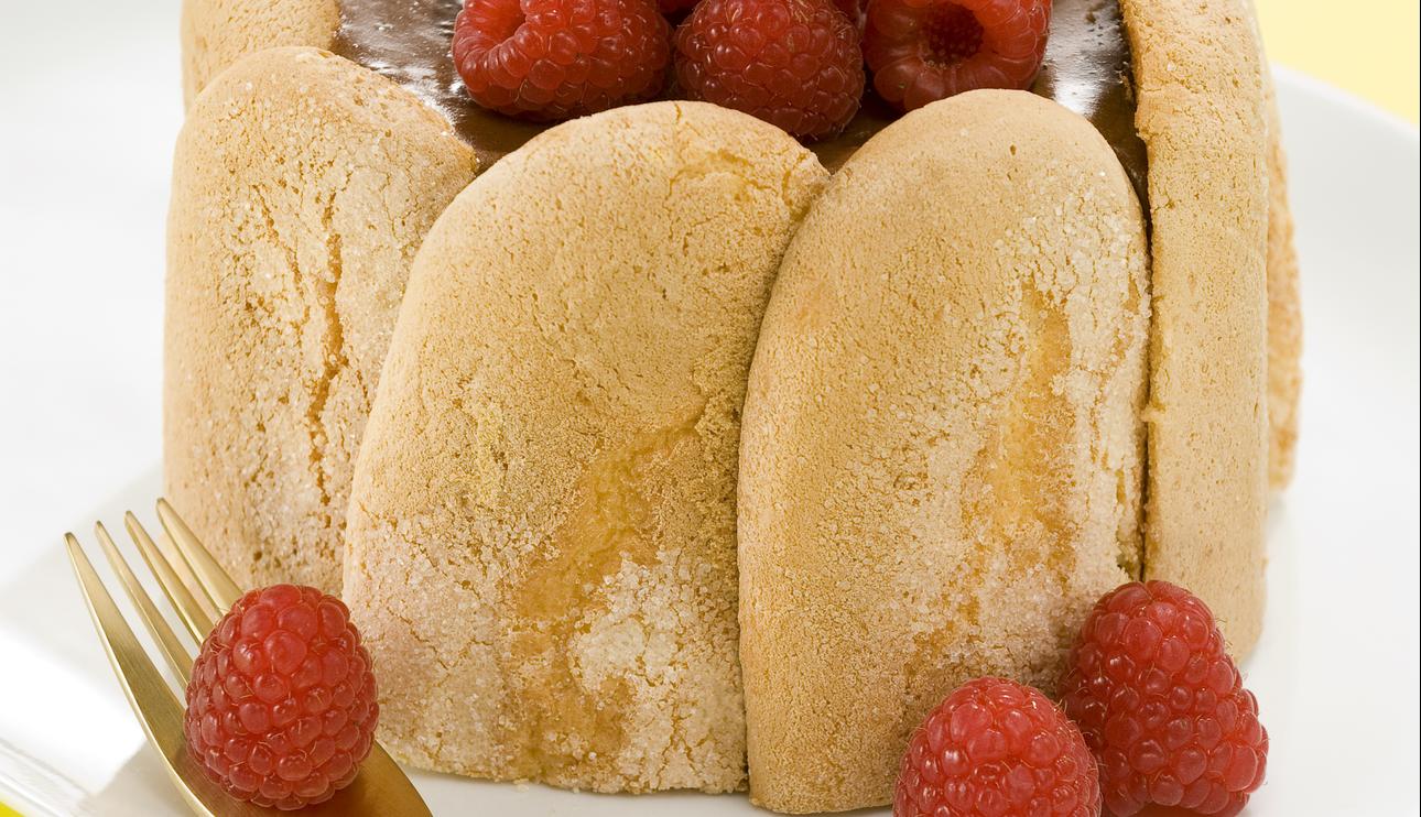 Charlota de chocolate y frambuesas