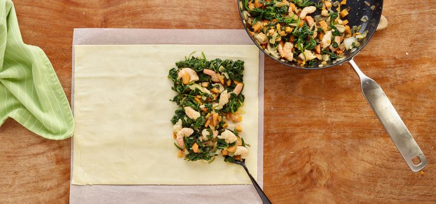 Empanada de espinacas y gambas