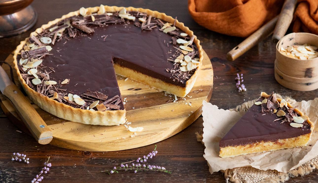 Pastel de chocolate con almendras