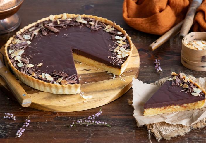 Pastel de chocolate con almendras