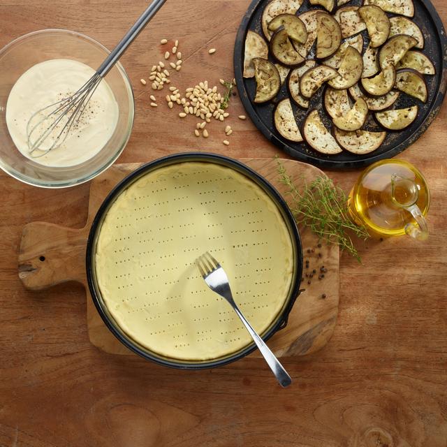 Tarta de hojaldre rellena de berenjenas y requesón