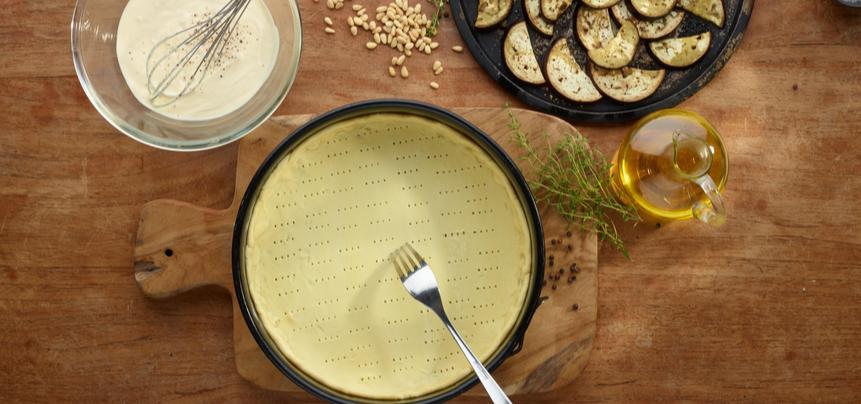 Tarta de hojaldre rellena de berenjenas y requesón
