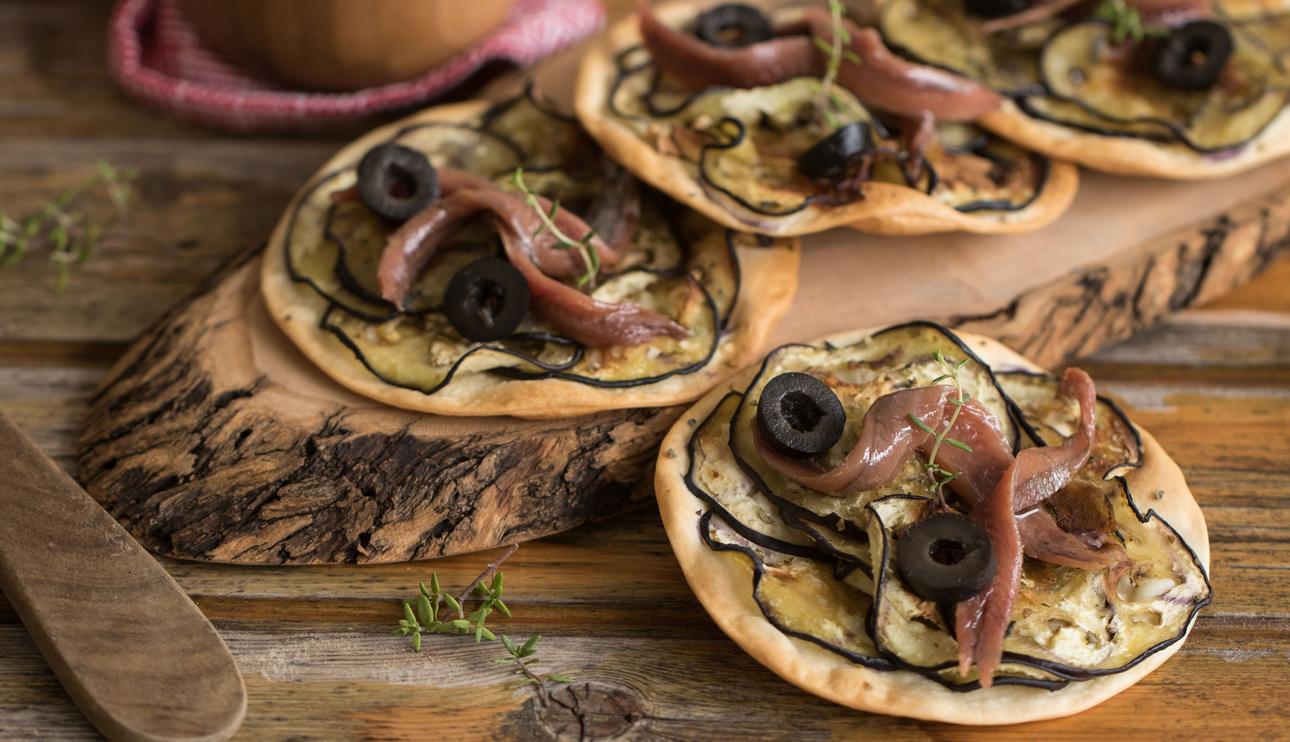 Pizzeta de berenjenas y anchoas