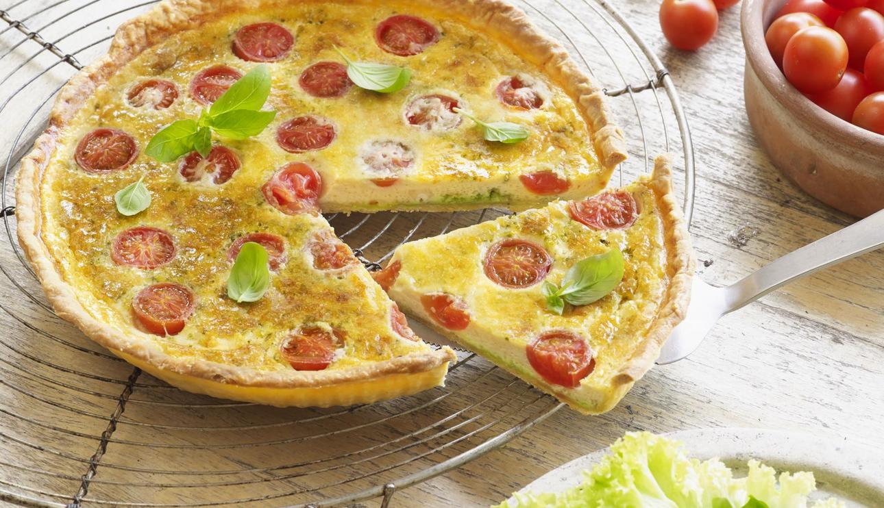Quiche de parmesano y pesto