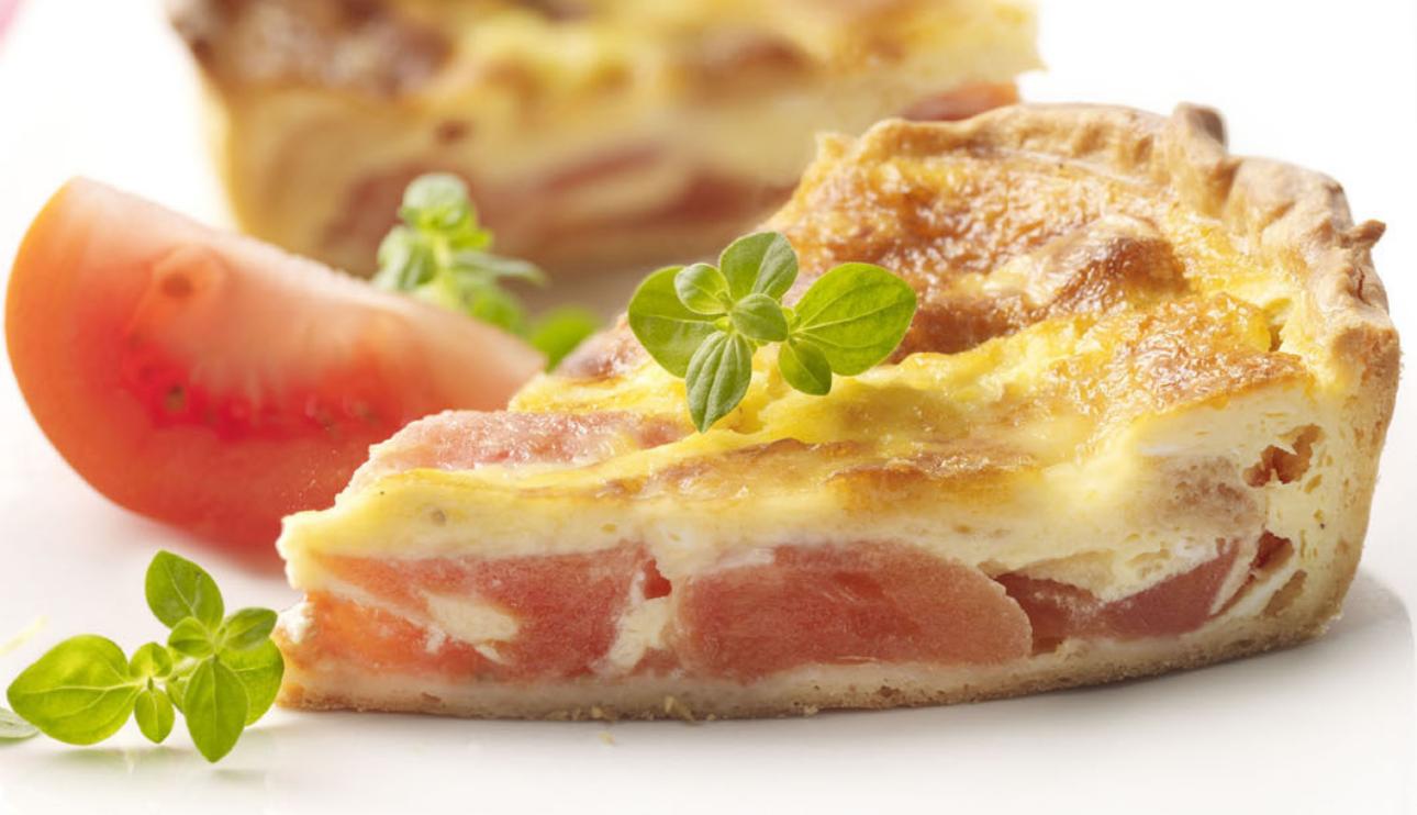 Tarta de tomate, queso y pan