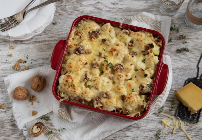 Coliflor gratinada a los tres quesos con nueces