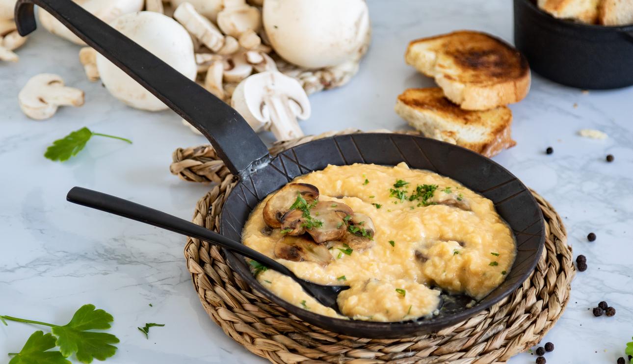 Huevos revueltos con champiñones