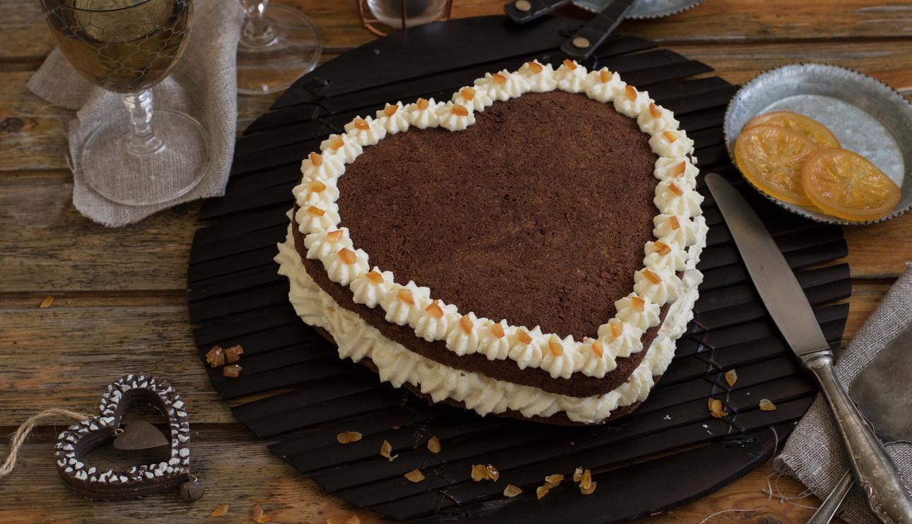 Pastel de chocolate blanco y naranja