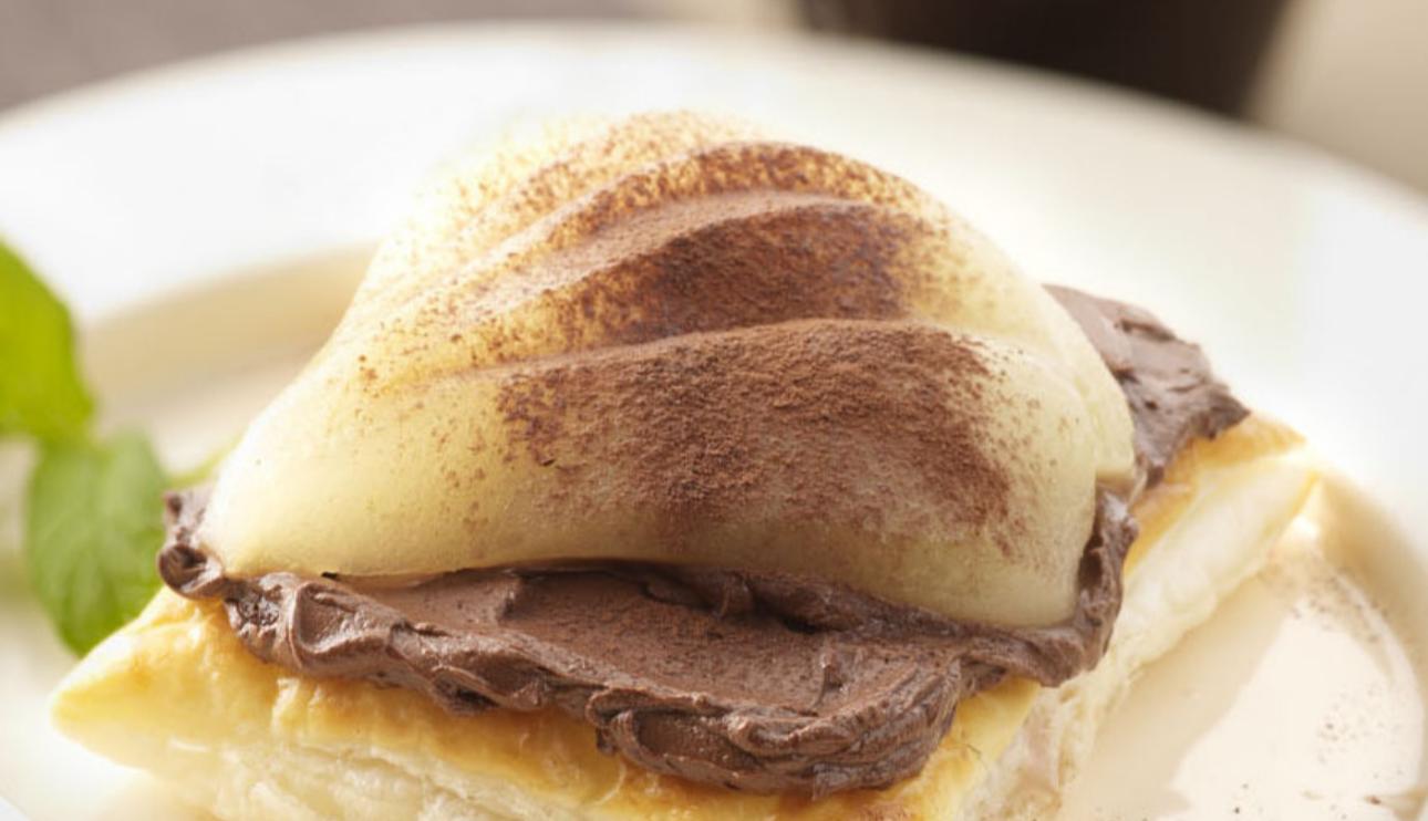 Hojaldre de pera y chocolate