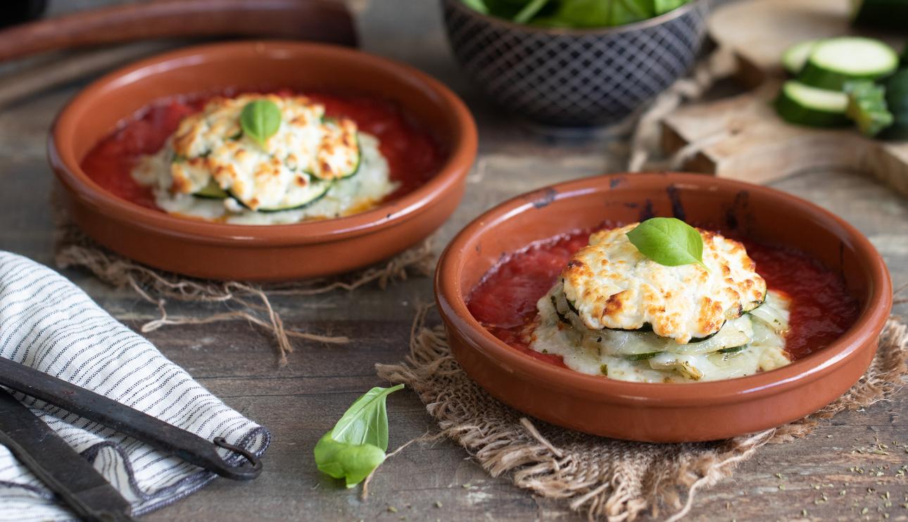 Milhojas de calabacín y tomate con queso