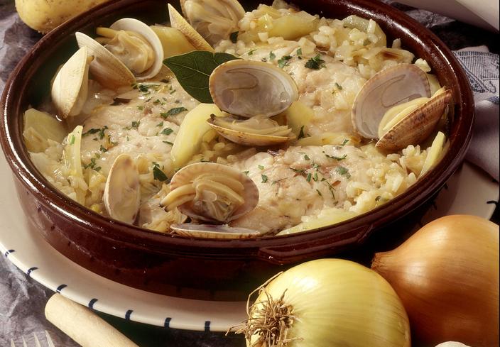 Arroz con merluza y almejas