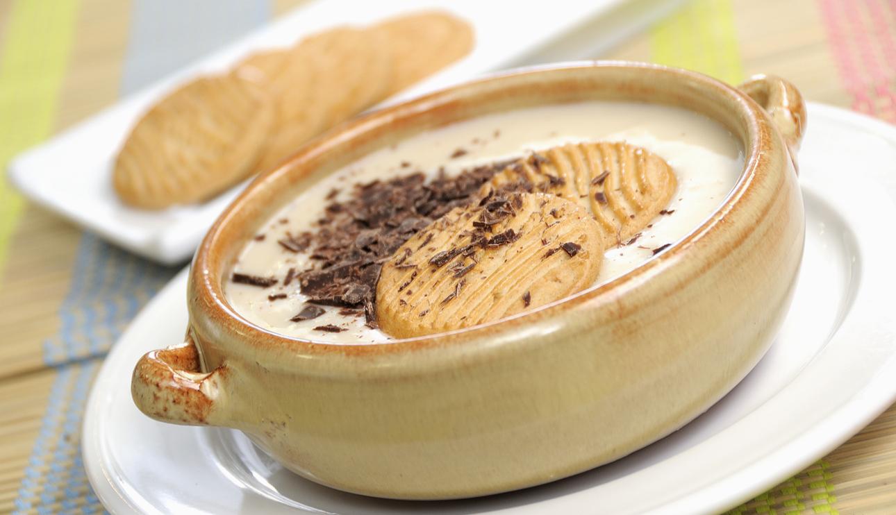 Crema de chufas con galletas y choco