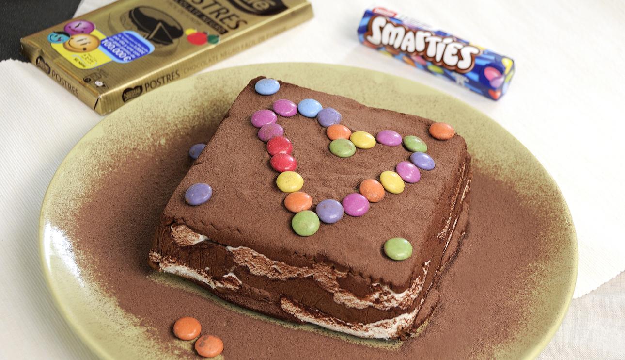 Pastel de galletas con chocolate