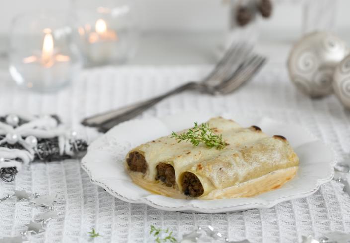 Canelones de carne, setas y foie