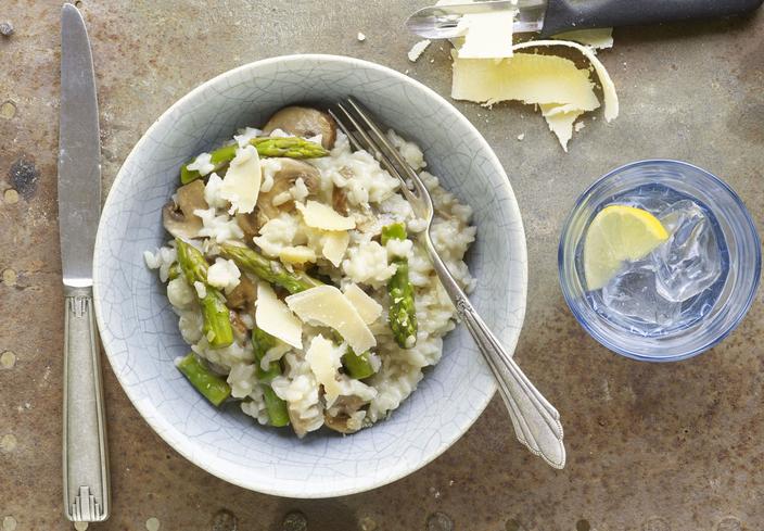 Risotto de setas y verduras de primavera