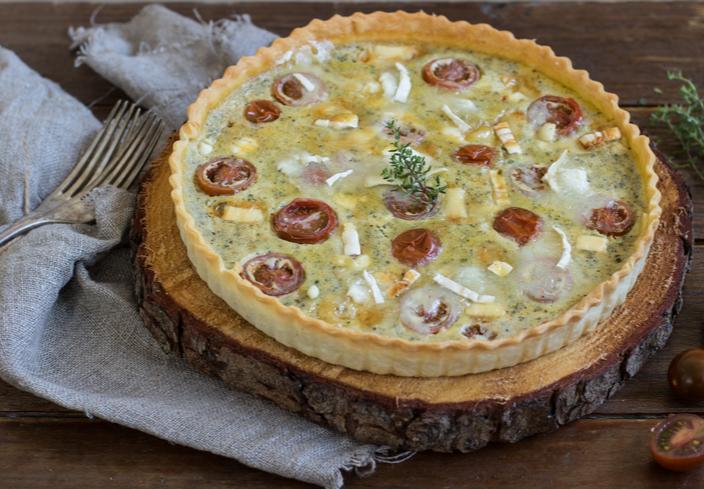 Quiche de tomate y queso al pesto