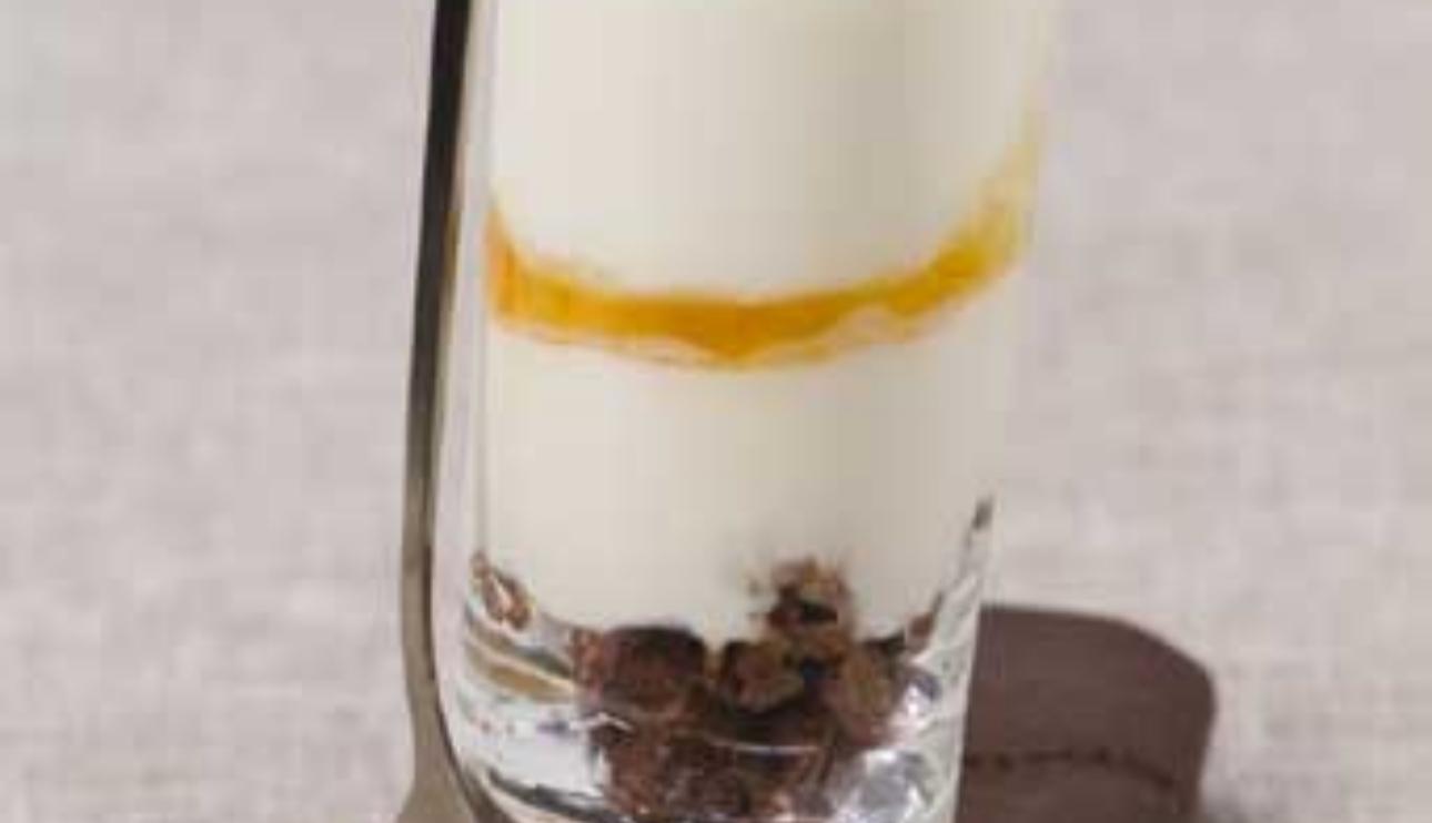 Delicia de queso fresco con chocolate y naranja