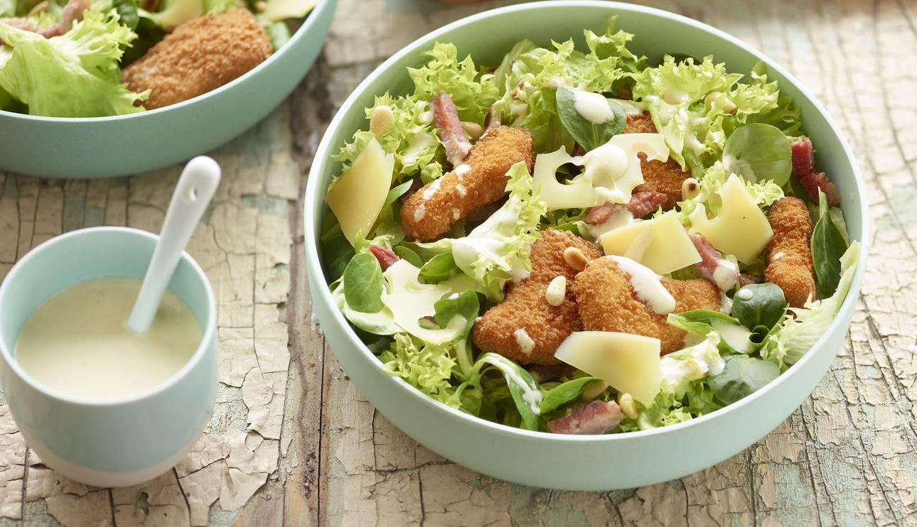 Ensalada césar con nuggets