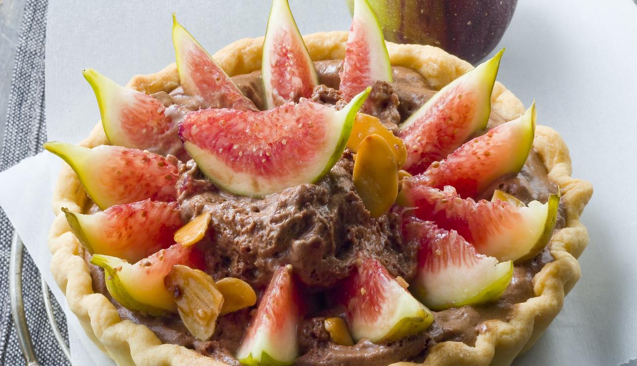 Tarta de mousse de chocolate con higos