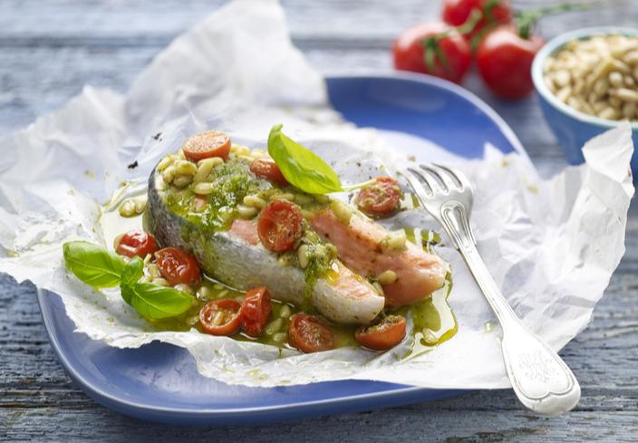 Papillote de salmón al pesto