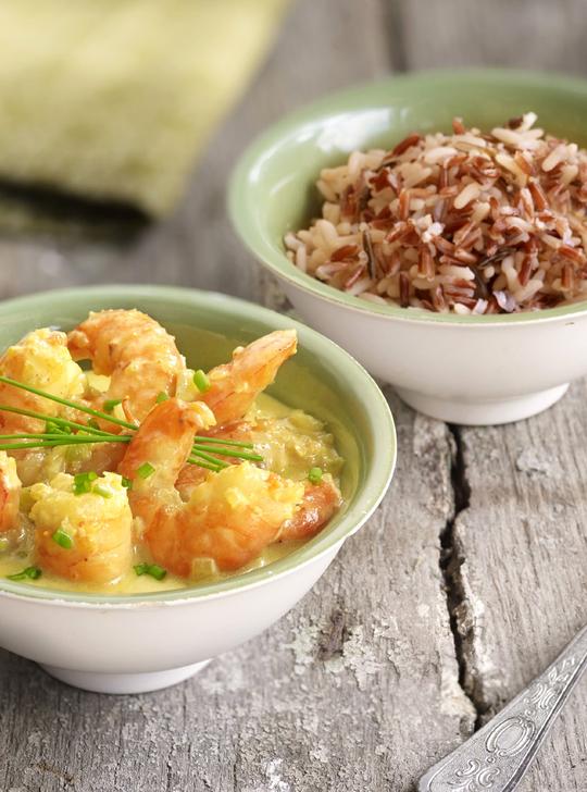 Gambas al curry con arroz salvaje