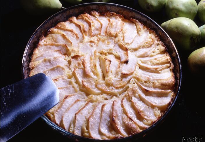 Tarta de peras y almendras