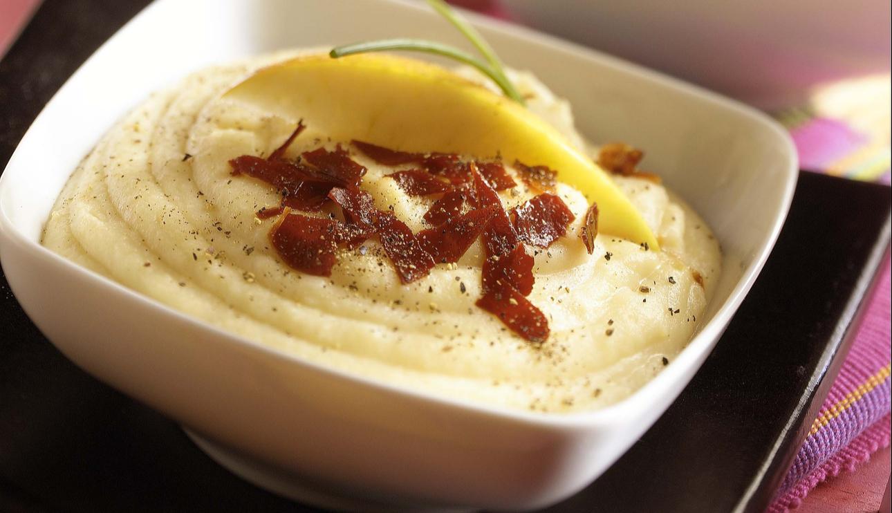 Crema de patata y manzana con jamón