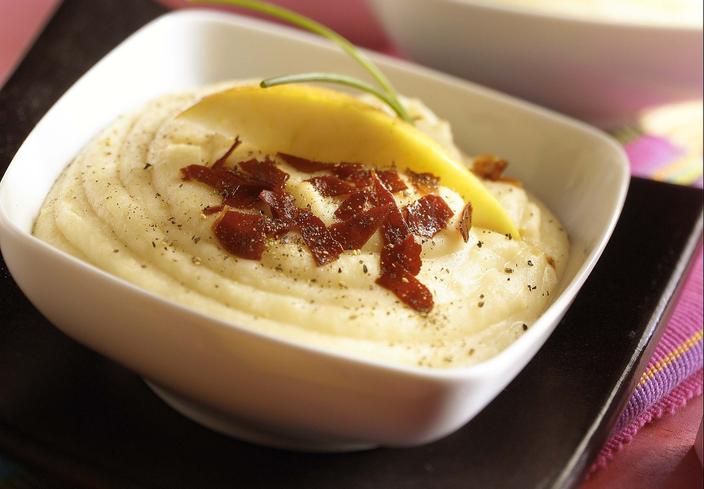 Crema de patata y manzana con jamón