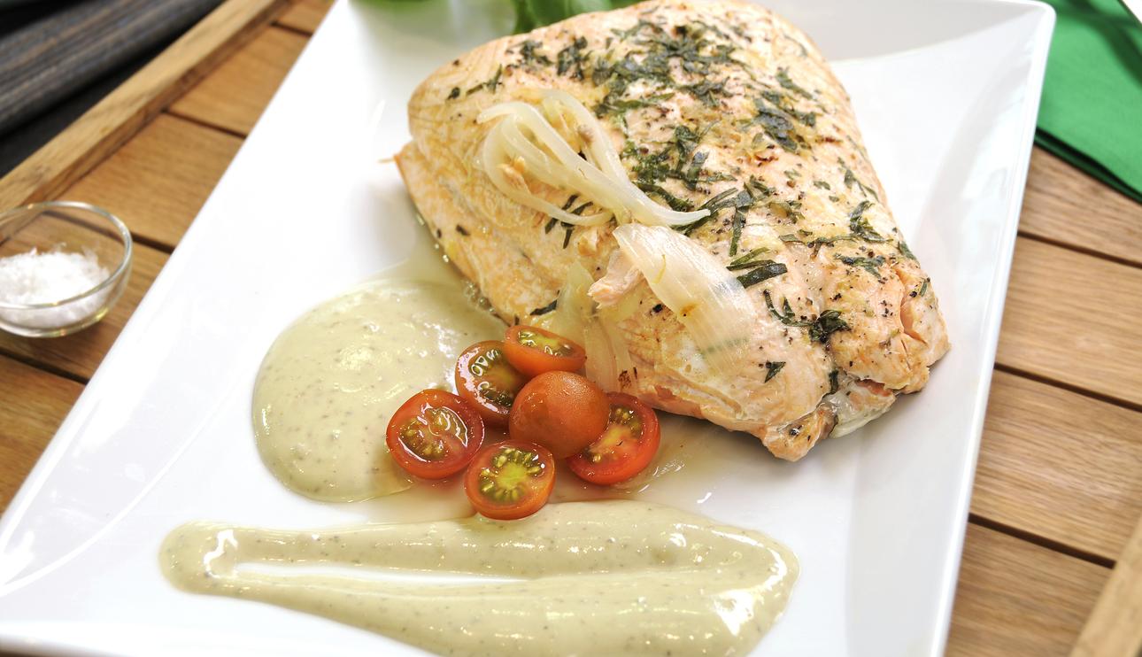 Salmón frío con mayonesa Ideal de aguacate