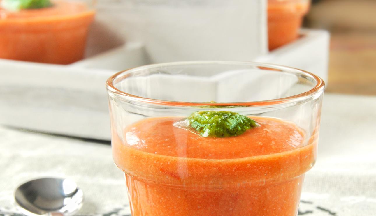 Salmorejo de tomate con pesto