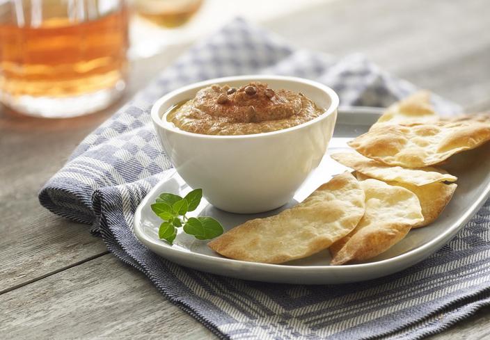 Hummus de lentejas con ricota y tomate