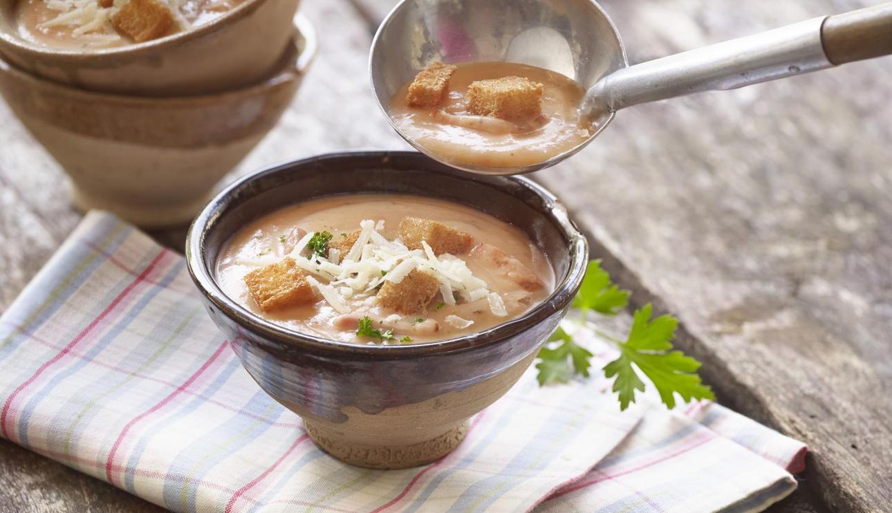 Crema de patatas con queso manchego y beicon