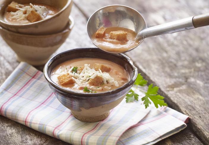 Crema de patatas con queso manchego y beicon
