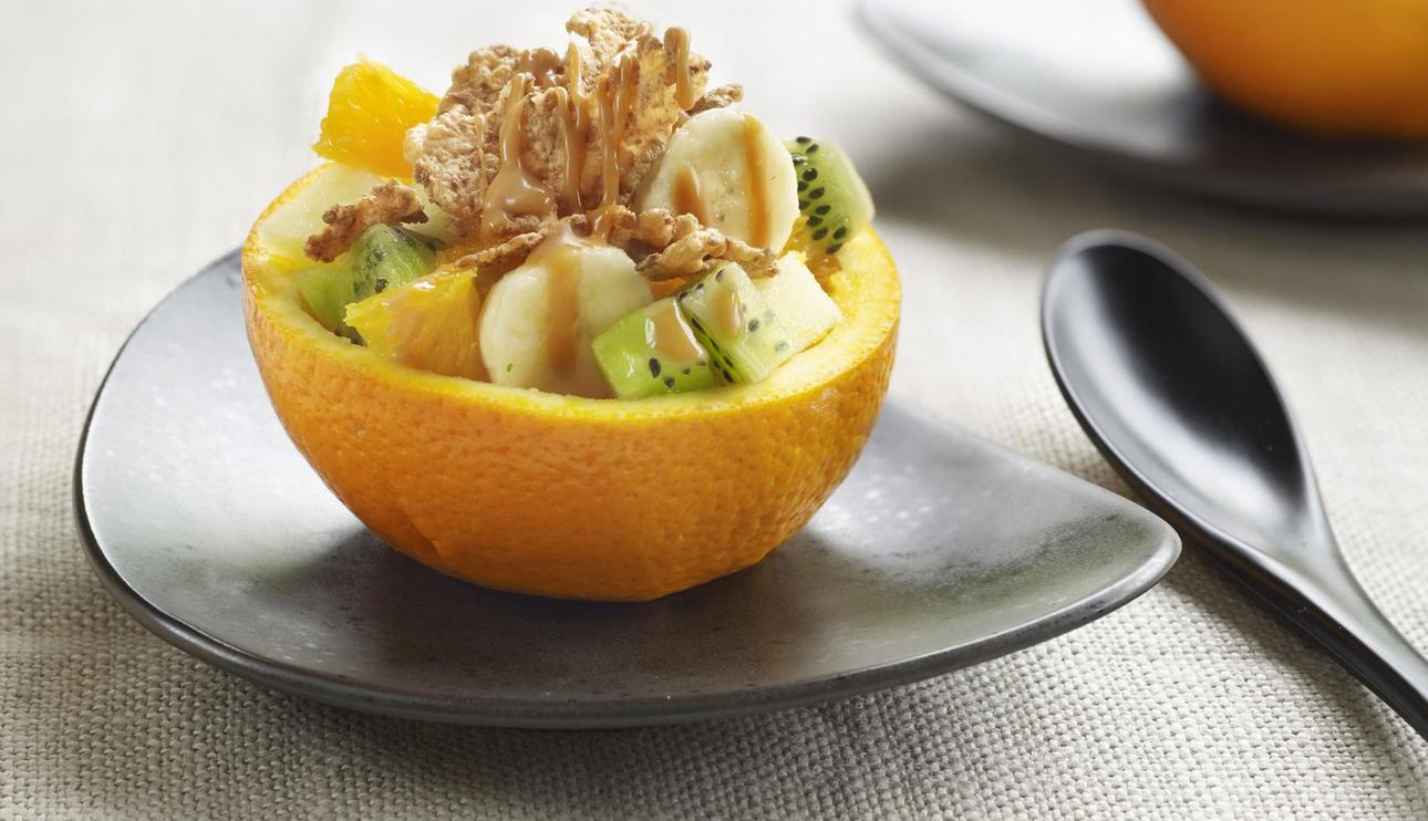 Naranjas rellenas de frutas, cereales y Dulce de Leche