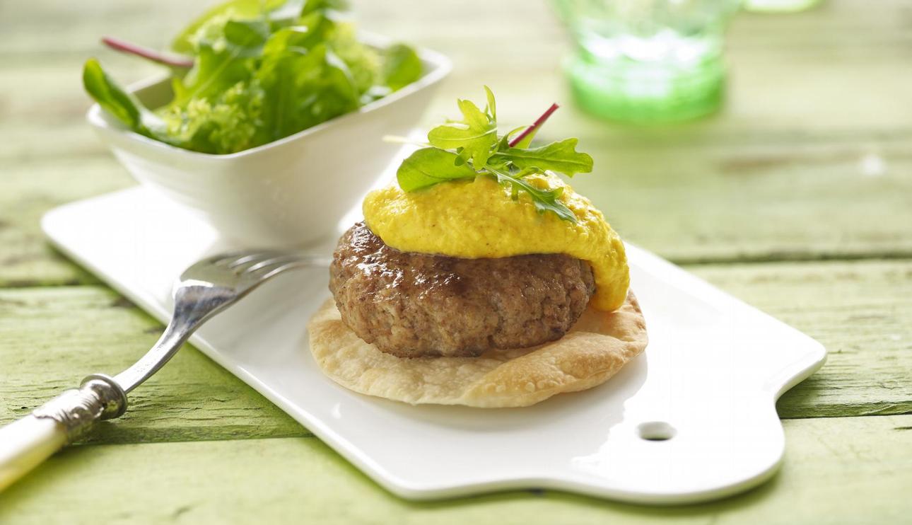 Hamburguesas caseras con salsa al curry con manzana