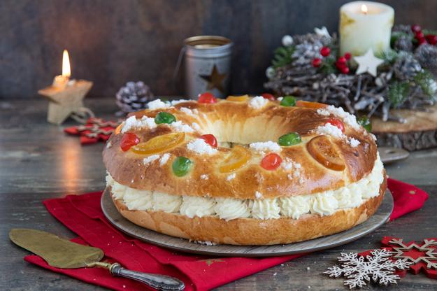 Roscón de reyes con chocolate blanco