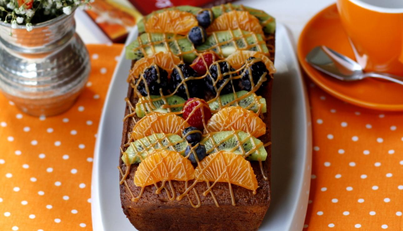 Bizcocho de Dulce de Leche y fruta fresca