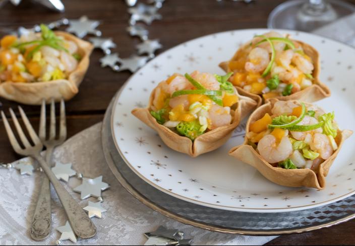 Tartaletas saladas con gambitas, mango y lima