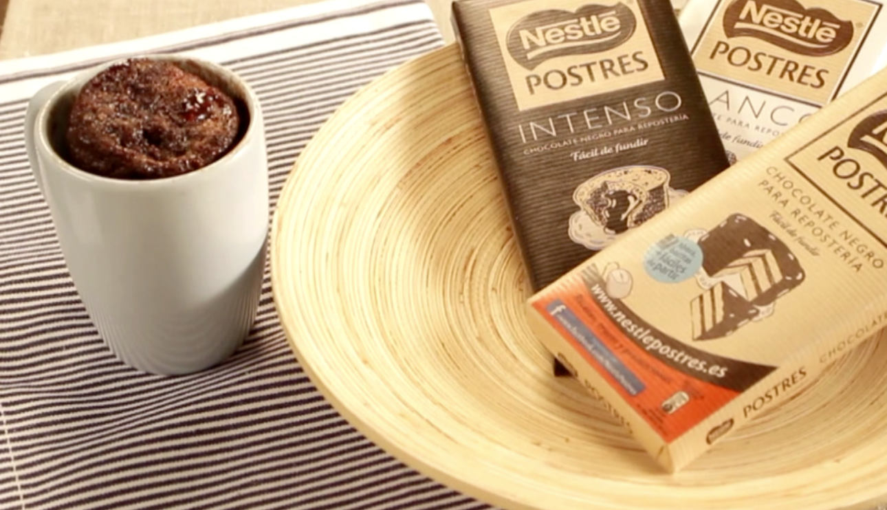 Pastel de chocolate a la taza