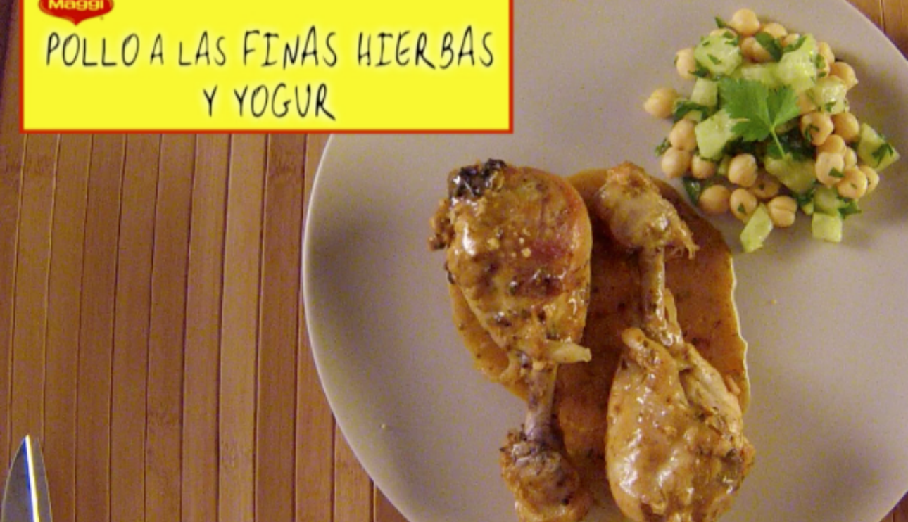 Pollo a las finas hierbas y yogur con ensalada de garbanzos