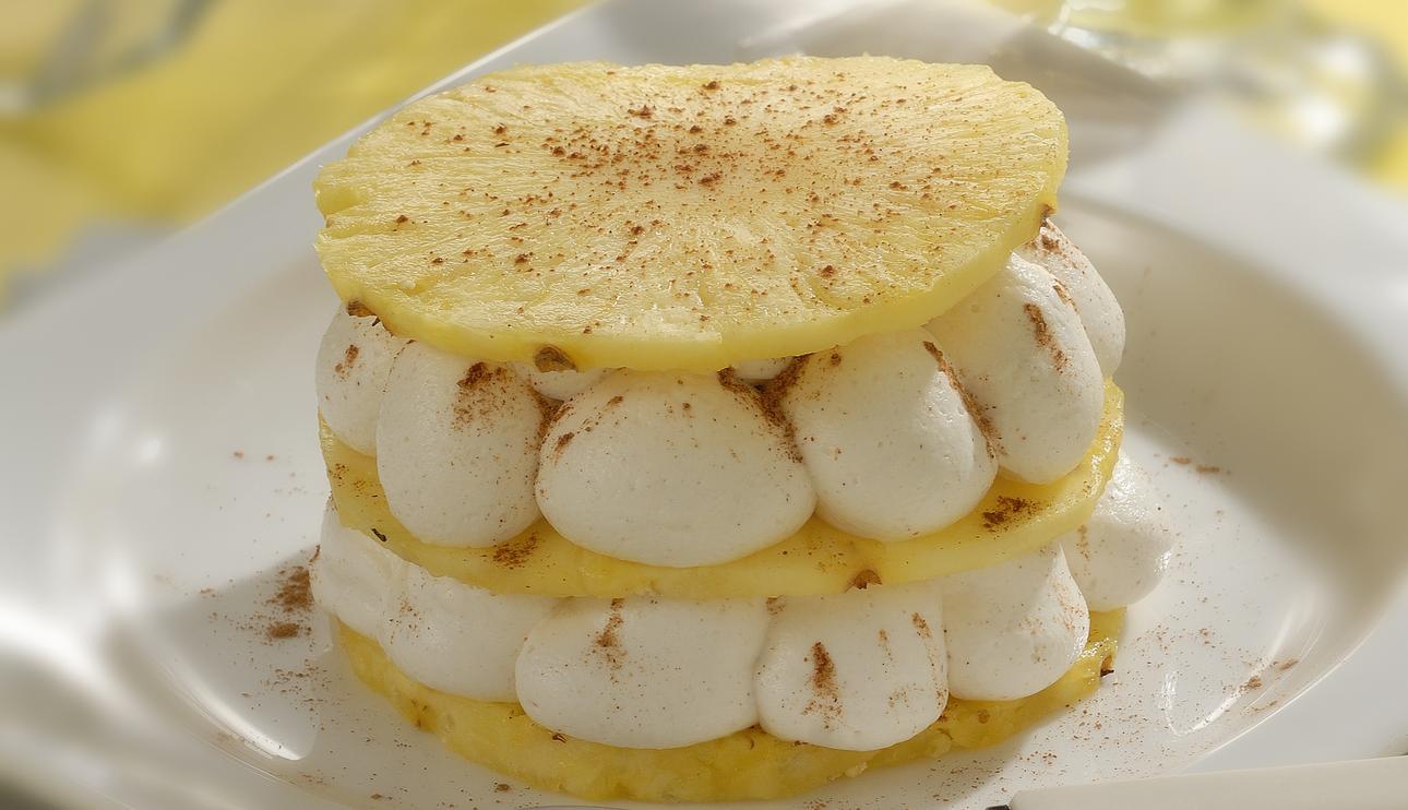 Milhojas de piña con crema de yogur